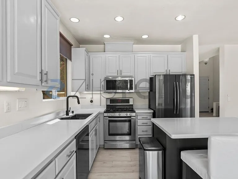 5215 Manderston Dr — Photo 18