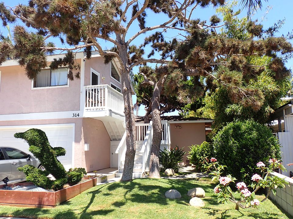 Front of property. Unit C is in back