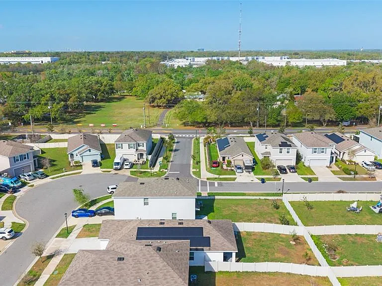 10918 Trailing Vine Dr — Photo 32