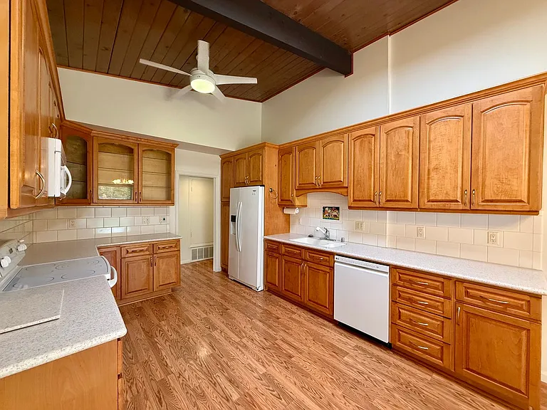 1970 Gardena Pl — Photo 3