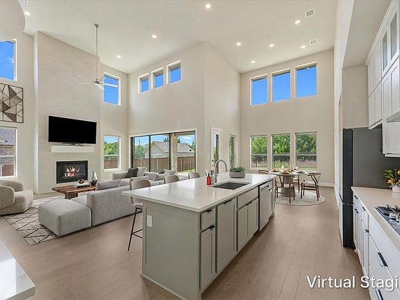 5th image of 1014 Paradise Ln