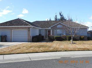 408 S 70th Ave, Yakima, WA 98908