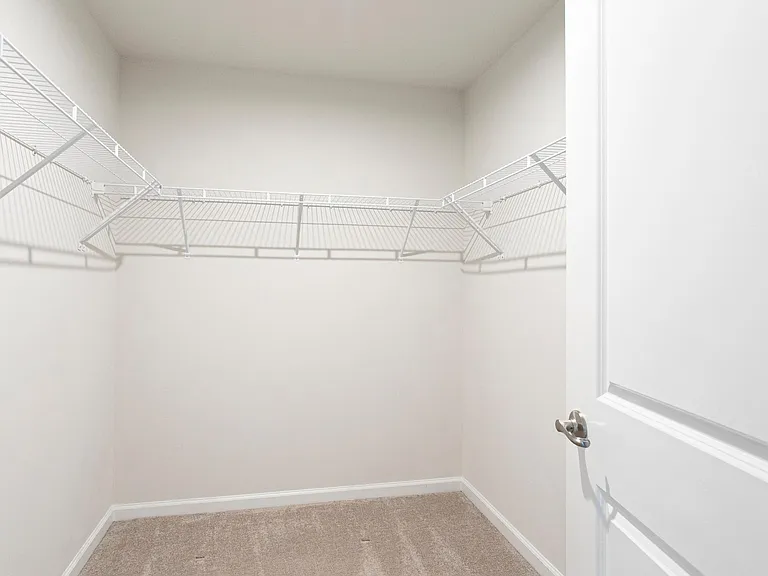 410 Cross Country Way — Photo 15
