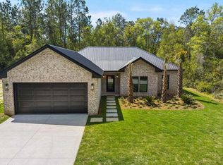 57 Village Ct, Freeport, FL 32439