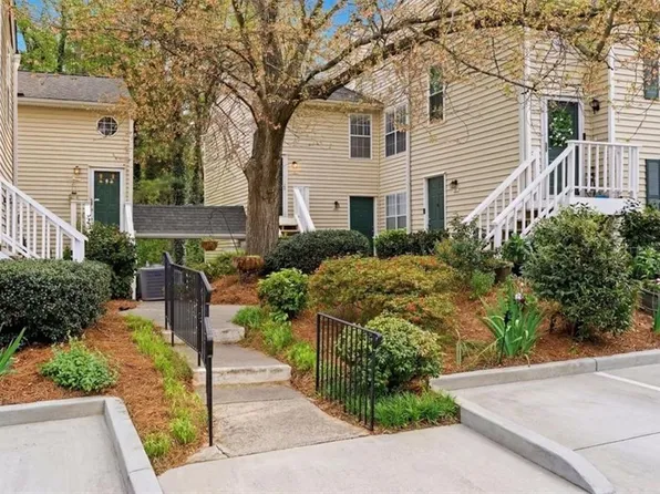 307 Glenleaf Dr, Peachtree Corners, GA 30092