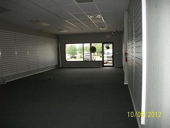 4th image of 2721 E Price St
