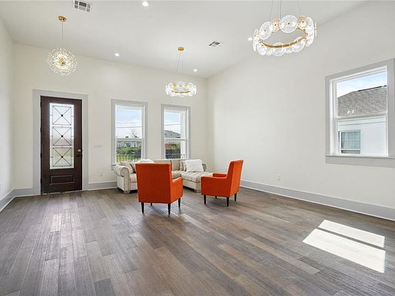 2nd image of 5918 Music St
