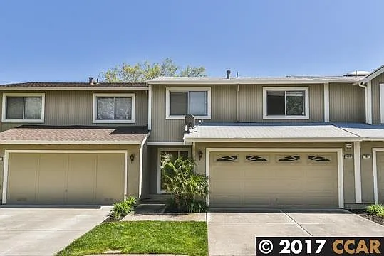 151 Edgewater Pl photo 1