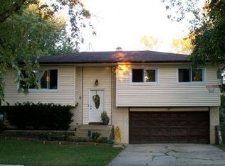 7341 Gladiola Ave, Hanover Park, IL 60133