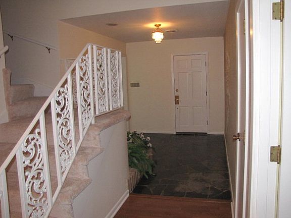 Entry/Foyer