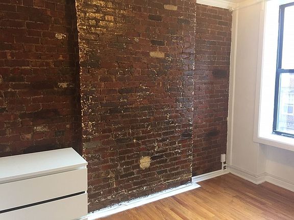 2nd image of 118 Macdougal St APT 10