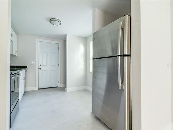 5th image of 2802 N Boulevard St #A