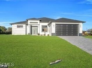 3004 29th St W, Lehigh Acres, FL 33971