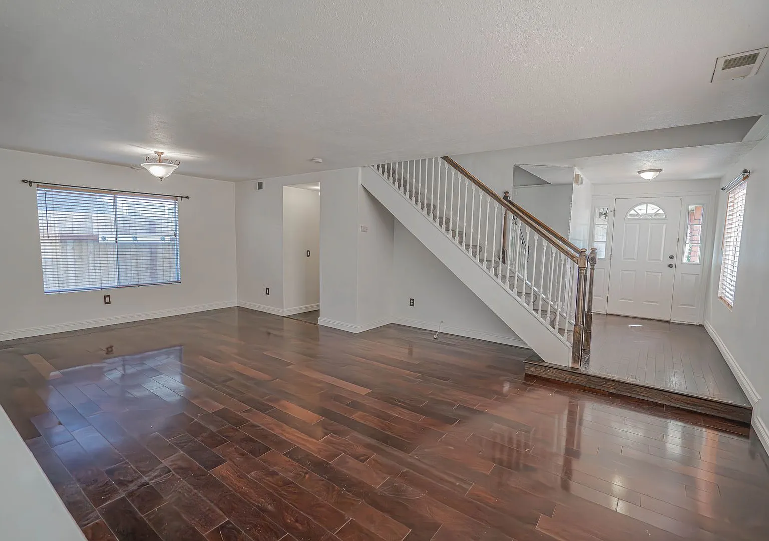 Coming Soon! Pacific Grove Home For Rent In Canyon Country! — Photo 2