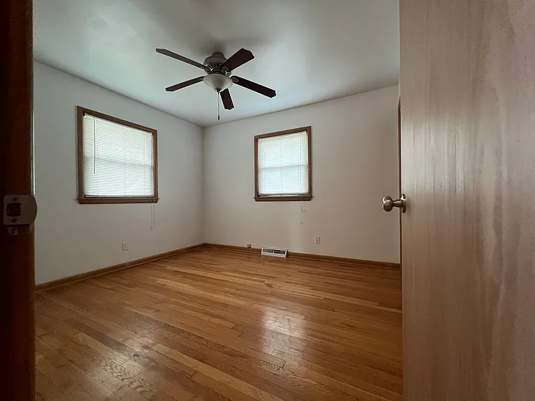 1131 E Elm St #1 — Photo 10