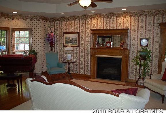 5th image of 73 Biscayne Ln