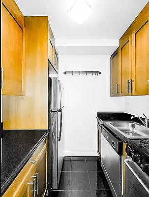 3rd image of 238 E 36th St APT 2A