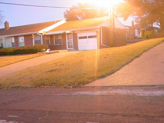 3rd image of 9466 Yorktown Dr