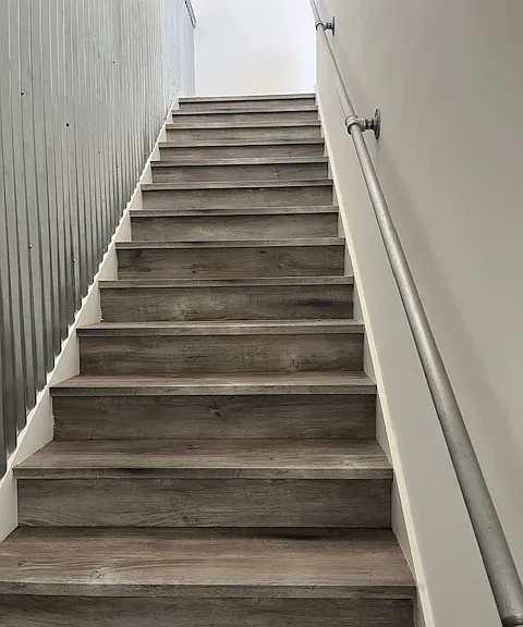 stairway to 2nd floor