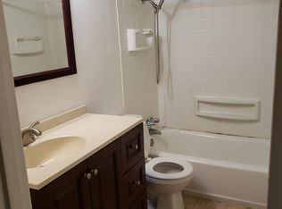 1012 W Cleveland St APT 10, Alvin, TX 77511