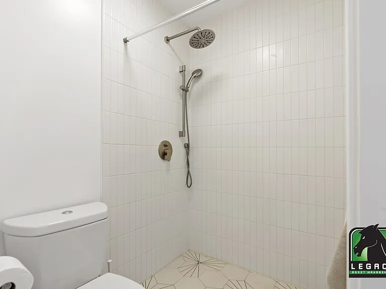 1124 W 49th St #1/2 — Photo 12