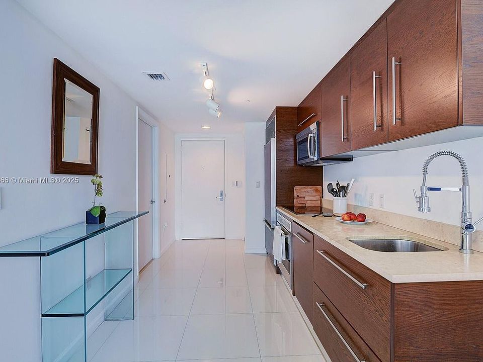 2nd image of 465 Brickell Ave APT 904