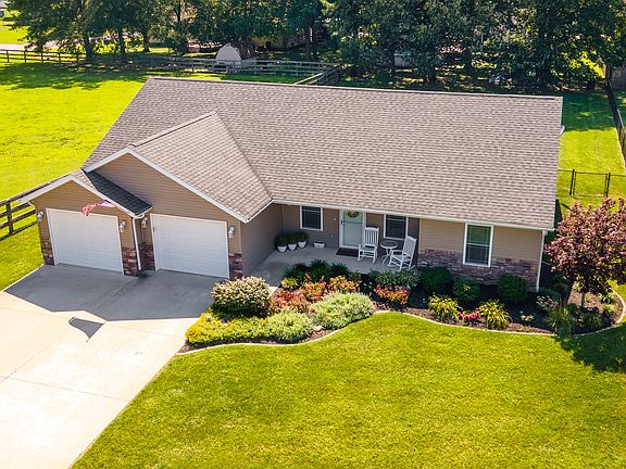 2nd image of 1404 Dew Drop Dr