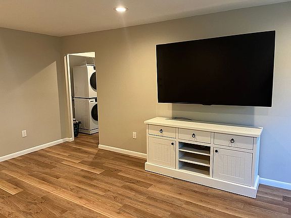 3rd image of 777 Sierra Vista Ln