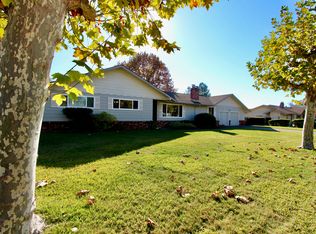 2318 Oak Knoll Dr, Santa Rosa, CA 95403
