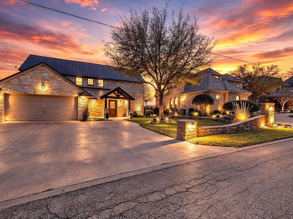 1st image of 140 Oyster Bay