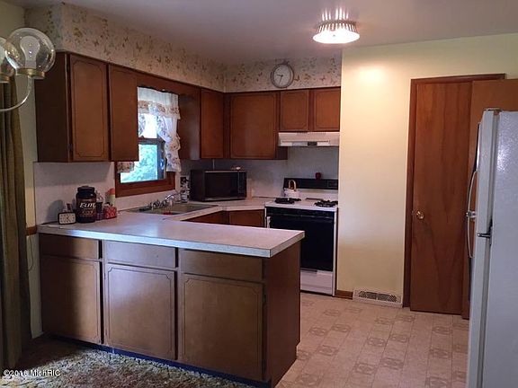 4th image of 5473 Greenboro Dr SE
