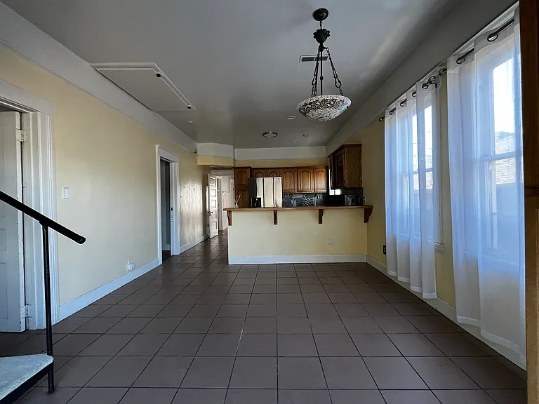 1440 Bay St — Photo 18