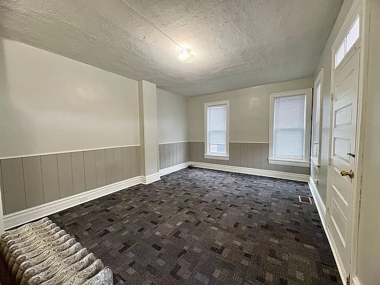 1366 W Market St — Photo 16