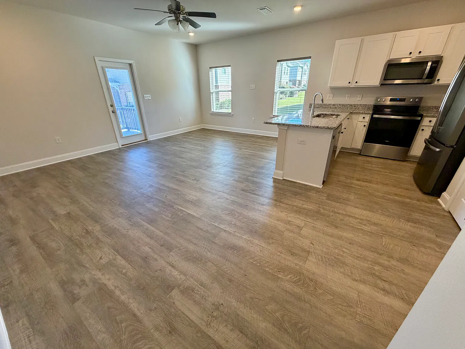 6634 Spaniel Dr — Photo 2