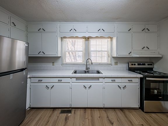 4th image of 1608 N Central Ave #D