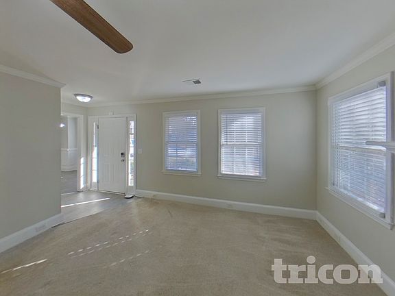3rd image of 100 Legend Creek Ln