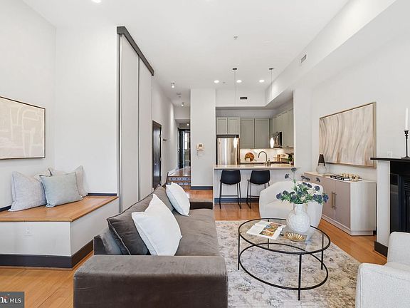 2nd image of 1127 6th St NW Unit 200