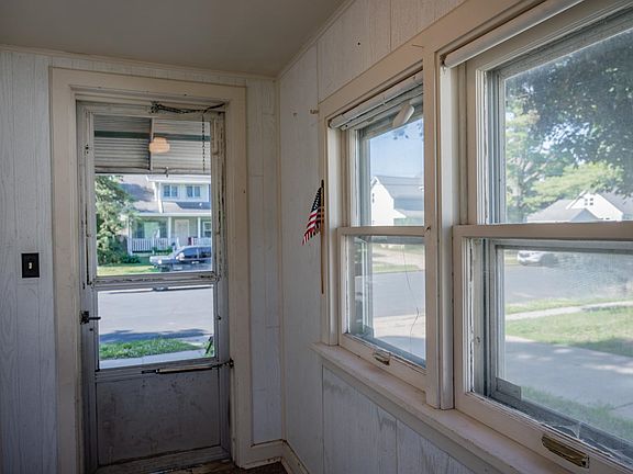 5th image of 433 West Ave