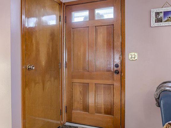 2nd image of 75 Wenwood Cir
