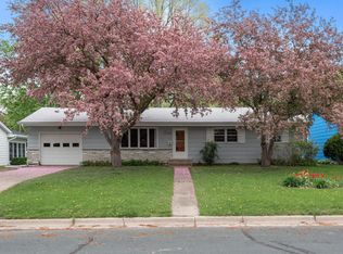 1025 Main St S, Shakopee, MN 55379