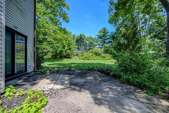 208 Pear Dr — Photo 3