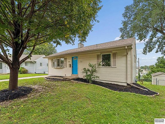 3rd image of 4052 Valley Cir