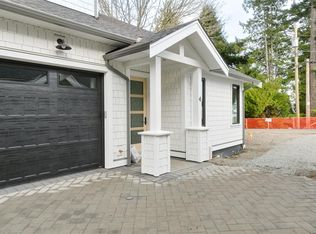 5032 Wesley Rd #2, Saanich, BC V8Y1Z4