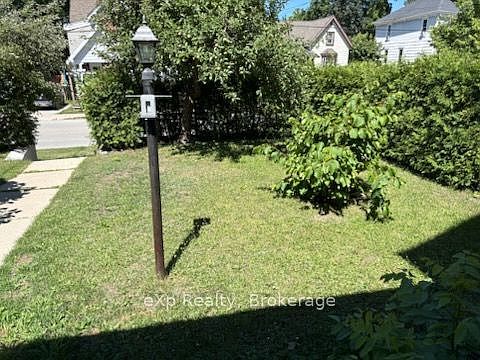 4th image of 1115 4th Ave E