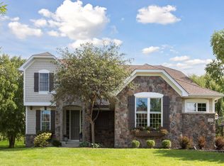 1732 Carriage Dr, Victoria, MN 55386