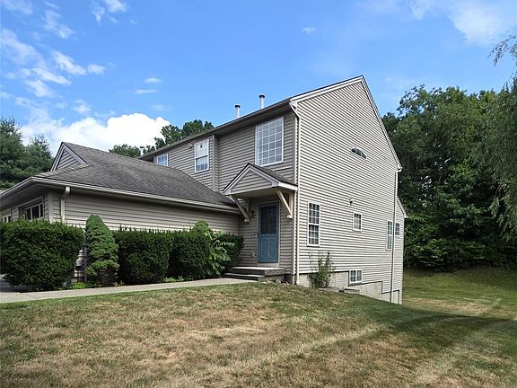 3rd image of 255 Crestwood Court