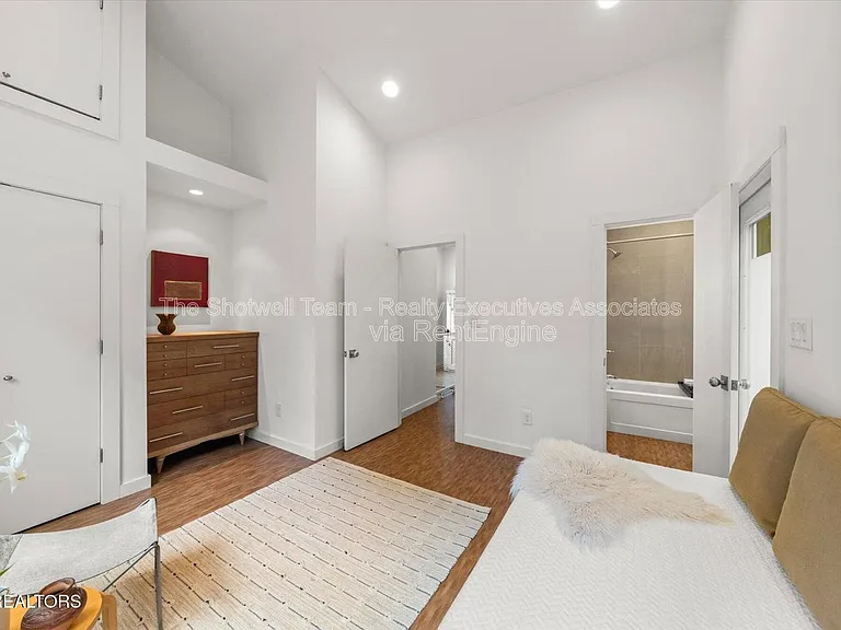 1327 Brown Ave — Photo 16
