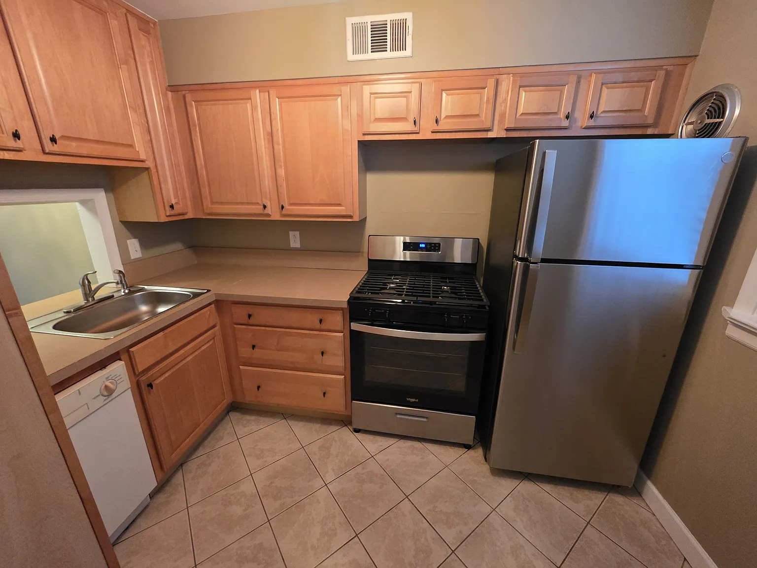 2 bedroom/1.5 bath Mount Vernon Condo — Photo 4