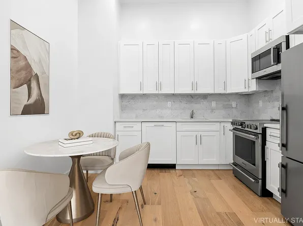 309 Henry Street image 4 of 10