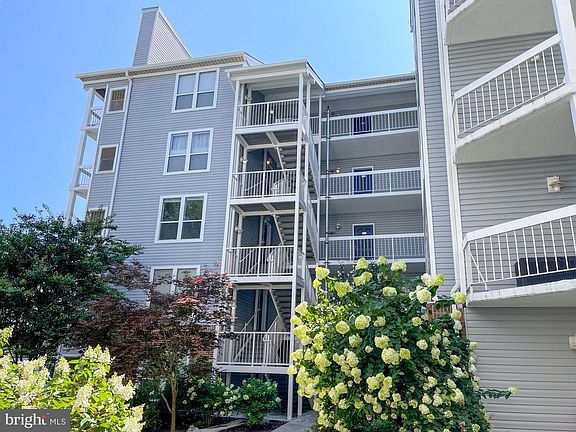 4th image of 3178 Summit Square Dr #3-C1